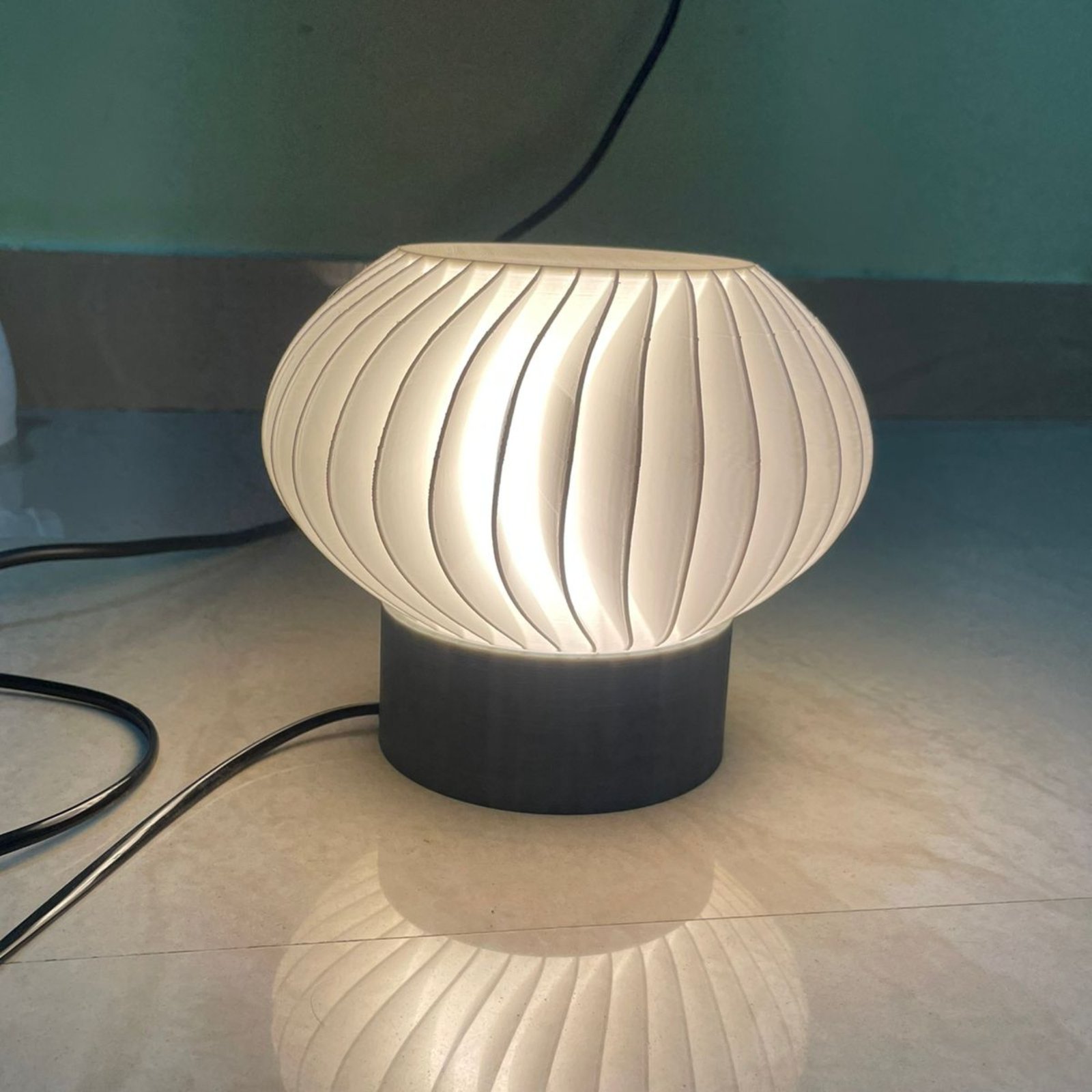 Flow Table Lamp